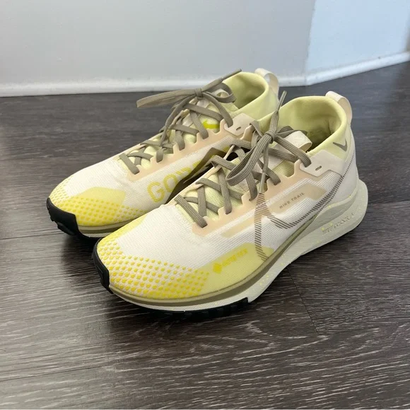Nike Women's React Pegasus Trail 4 GORE-TEX - Picture 2 of 12
